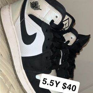 Nike Kids Sneakers Black and White